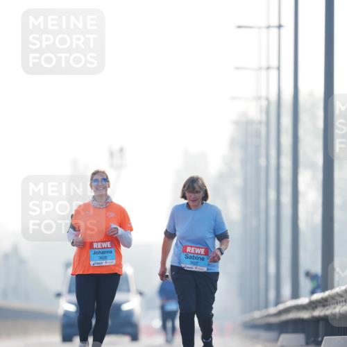 03.10.2026 - Köhlbrandbrückenlauf LAZAROV Photography http://msf.ph/oto/10688430 03.10.2026 09:35:30 Position 3 3628, 3627 meine-sportfotos.de