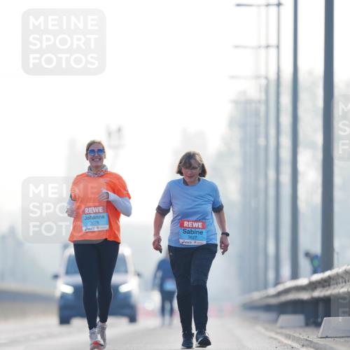 03.10.2026 - Köhlbrandbrückenlauf LAZAROV Photography http://msf.ph/oto/10688432 03.10.2026 09:35:30 Position 3 3628, 3627 meine-sportfotos.de