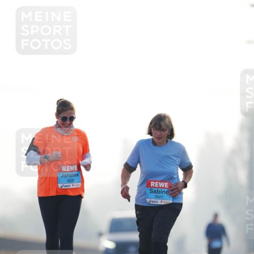 03.10.2026 - Köhlbrandbrückenlauf LAZAROV Photography http://msf.ph/oto/10688440 03.10.2026 09:35:37 Position 3 3628, 3627 meine-sportfotos.de
