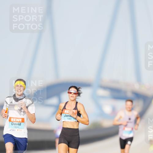 03.10.2026 - Köhlbrandbrückenlauf LAZAROV Photography http://msf.ph/oto/10688484 03.10.2026 09:35:52 Position 3 1324, 1467 meine-sportfotos.de
