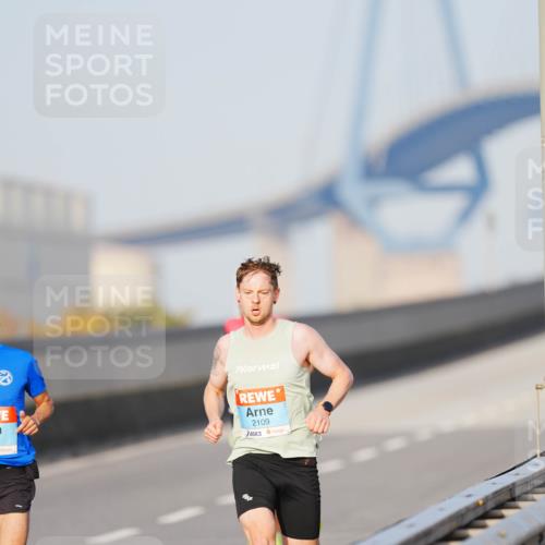 03.10.2026 - Köhlbrandbrückenlauf LAZAROV Photography http://msf.ph/oto/10688577 03.10.2026 09:36:56 Position 3 2109 meine-sportfotos.de