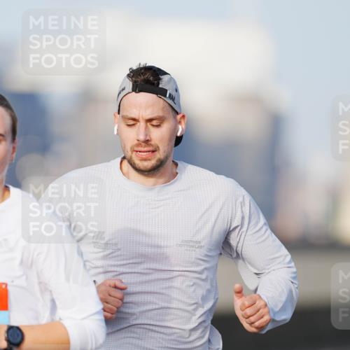 03.10.2026 - Köhlbrandbrückenlauf LAZAROV Photography http://msf.ph/oto/10688609 03.10.2026 09:37:25 Position 3  meine-sportfotos.de