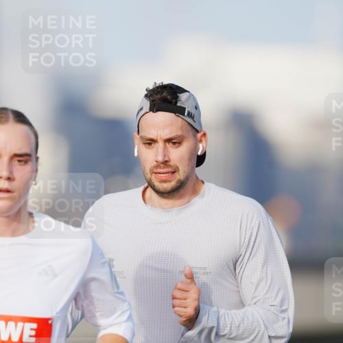 03.10.2026 - Köhlbrandbrückenlauf LAZAROV Photography http://msf.ph/oto/10688611 03.10.2026 09:37:25 Position 3 49 meine-sportfotos.de