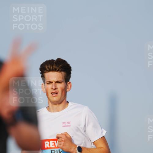 03.10.2026 - Köhlbrandbrückenlauf LAZAROV Photography http://msf.ph/oto/10688763 03.10.2026 09:39:50 Position 3 94, 2183 meine-sportfotos.de