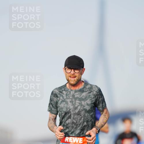 03.10.2026 - Köhlbrandbrückenlauf LAZAROV Photography http://msf.ph/oto/10688771 03.10.2026 09:39:54 Position 3 2067 meine-sportfotos.de