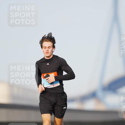 03.10.2026 - Köhlbrandbrückenlauf LAZAROV Photography http://msf.ph/oto/10688790 03.10.2026 09:40:00 Position 3  meine-sportfotos.de
