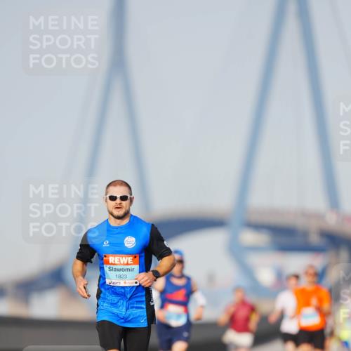 03.10.2026 - Köhlbrandbrückenlauf LAZAROV Photography http://msf.ph/oto/10688801 03.10.2026 09:40:03 Position 3 1823 meine-sportfotos.de