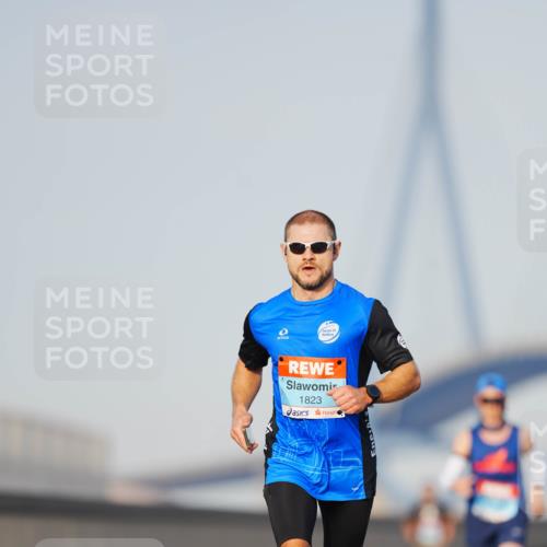 03.10.2026 - Köhlbrandbrückenlauf LAZAROV Photography http://msf.ph/oto/10688812 03.10.2026 09:40:05 Position 3 1823 meine-sportfotos.de