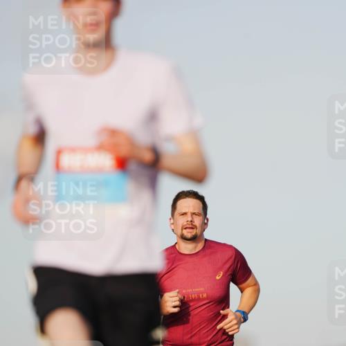 03.10.2026 - Köhlbrandbrückenlauf LAZAROV Photography http://msf.ph/oto/10688878 03.10.2026 09:40:20 Position 3 2, 195 meine-sportfotos.de