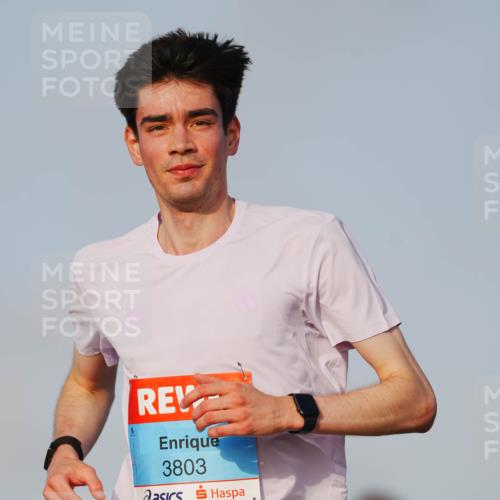 03.10.2026 - Köhlbrandbrückenlauf LAZAROV Photography http://msf.ph/oto/10688882 03.10.2026 09:40:21 Position 3 3803 meine-sportfotos.de