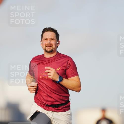 03.10.2026 - Köhlbrandbrückenlauf LAZAROV Photography http://msf.ph/oto/10688887 03.10.2026 09:40:22 Position 3 42, 195 meine-sportfotos.de