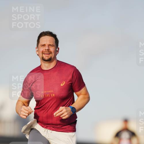 03.10.2026 - Köhlbrandbrückenlauf LAZAROV Photography http://msf.ph/oto/10688889 03.10.2026 09:40:22 Position 3 40, 42, 195 meine-sportfotos.de