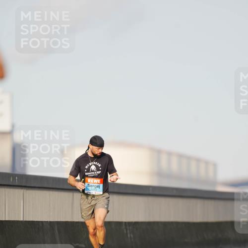 03.10.2026 - Köhlbrandbrückenlauf LAZAROV Photography http://msf.ph/oto/10688893 03.10.2026 09:40:23 Position 3 2283 meine-sportfotos.de