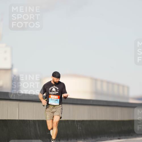 03.10.2026 - Köhlbrandbrückenlauf LAZAROV Photography http://msf.ph/oto/10688895 03.10.2026 09:40:23 Position 3 2283 meine-sportfotos.de