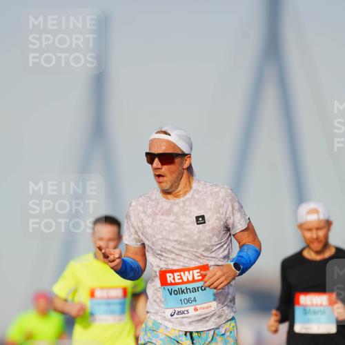 03.10.2026 - Köhlbrandbrückenlauf LAZAROV Photography http://msf.ph/oto/10688900 03.10.2026 09:40:24 Position 3 1064 meine-sportfotos.de