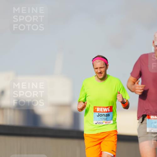 03.10.2026 - Köhlbrandbrückenlauf LAZAROV Photography http://msf.ph/oto/10688939 03.10.2026 09:40:32 Position 3 1702, 2 meine-sportfotos.de