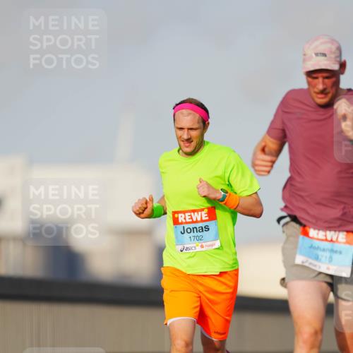 03.10.2026 - Köhlbrandbrückenlauf LAZAROV Photography http://msf.ph/oto/10688941 03.10.2026 09:40:32 Position 3 1702, 9710 meine-sportfotos.de
