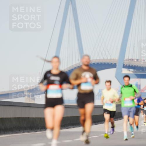 03.10.2026 - Köhlbrandbrückenlauf LAZAROV Photography http://msf.ph/oto/10688946 03.10.2026 09:40:33 Position 3  meine-sportfotos.de