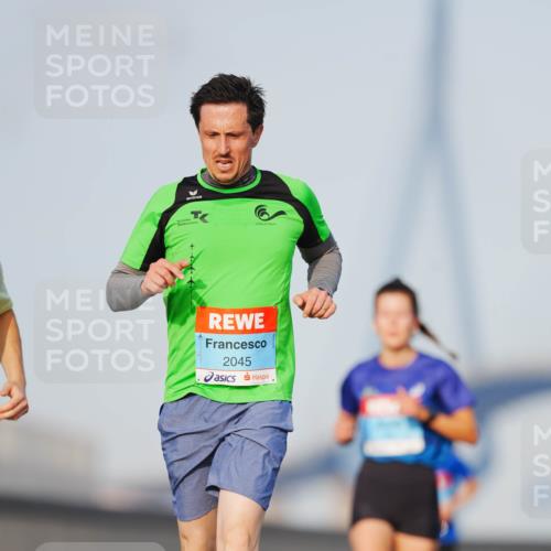 03.10.2026 - Köhlbrandbrückenlauf LAZAROV Photography http://msf.ph/oto/10689011 03.10.2026 09:40:45 Position 3 2045 meine-sportfotos.de