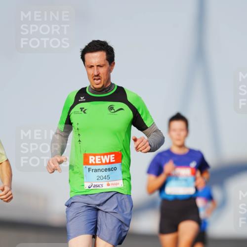 03.10.2026 - Köhlbrandbrückenlauf LAZAROV Photography http://msf.ph/oto/10689013 03.10.2026 09:40:45 Position 3 2045 meine-sportfotos.de
