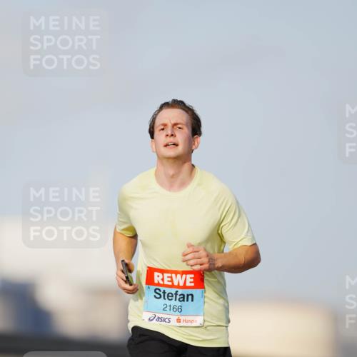 03.10.2026 - Köhlbrandbrückenlauf LAZAROV Photography http://msf.ph/oto/10689018 03.10.2026 09:40:46 Position 3 2166 meine-sportfotos.de