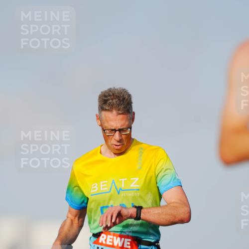 03.10.2026 - Köhlbrandbrückenlauf LAZAROV Photography http://msf.ph/oto/10689161 03.10.2026 09:41:27 Position 3 1803 meine-sportfotos.de