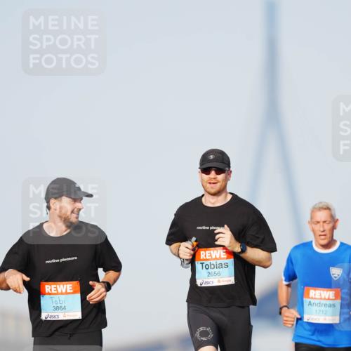 03.10.2026 - Köhlbrandbrückenlauf LAZAROV Photography http://msf.ph/oto/10689241 03.10.2026 09:41:44 Position 3 3864, 2656, 1712 meine-sportfotos.de