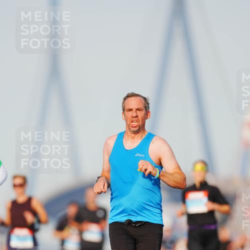 03.10.2026 - Köhlbrandbrückenlauf LAZAROV Photography http://msf.ph/oto/10689300 03.10.2026 09:41:55 Position 3  meine-sportfotos.de