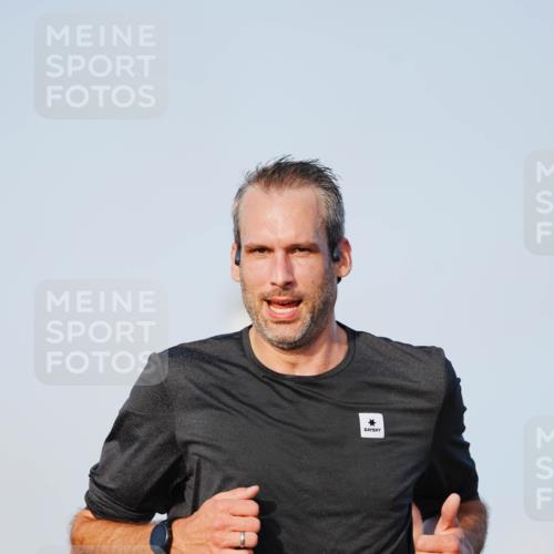 03.10.2026 - Köhlbrandbrückenlauf LAZAROV Photography http://msf.ph/oto/10689366 03.10.2026 09:42:10 Position 3 2197 meine-sportfotos.de
