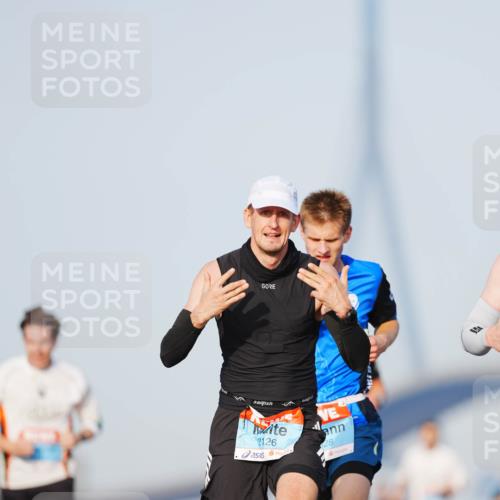 03.10.2026 - Köhlbrandbrückenlauf LAZAROV Photography http://msf.ph/oto/10689399 03.10.2026 09:42:24 Position 3 57, 2126, 28 meine-sportfotos.de