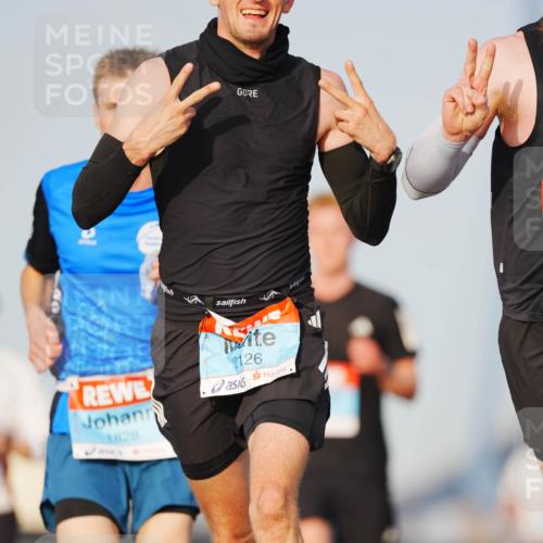 03.10.2026 - Köhlbrandbrückenlauf LAZAROV Photography http://msf.ph/oto/10689419 03.10.2026 09:42:26 Position 3 1828, 2126 meine-sportfotos.de