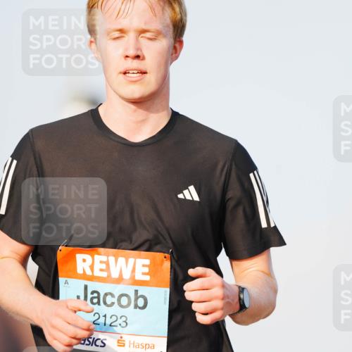 03.10.2026 - Köhlbrandbrückenlauf LAZAROV Photography http://msf.ph/oto/10689435 03.10.2026 09:42:31 Position 3 2123 meine-sportfotos.de
