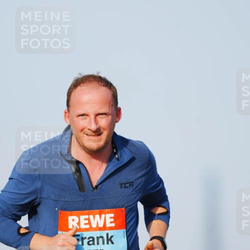 03.10.2026 - Köhlbrandbrückenlauf LAZAROV Photography http://msf.ph/oto/10689450 03.10.2026 09:42:35 Position 3 2375 meine-sportfotos.de