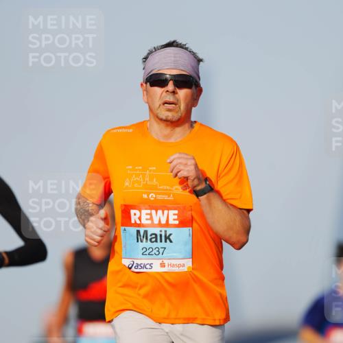 03.10.2026 - Köhlbrandbrückenlauf LAZAROV Photography http://msf.ph/oto/10689498 03.10.2026 09:42:44 Position 3 339, 16, 2237, 03, 50, 25 meine-sportfotos.de