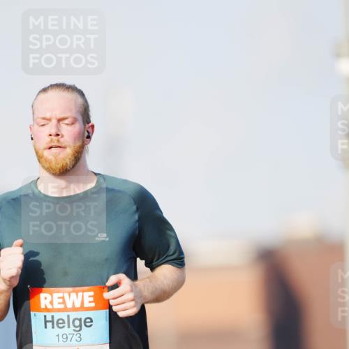 03.10.2026 - Köhlbrandbrückenlauf LAZAROV Photography http://msf.ph/oto/10689545 03.10.2026 09:42:54 Position 3 1973 meine-sportfotos.de