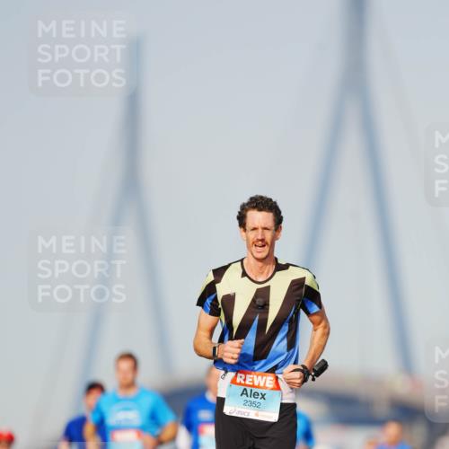 03.10.2026 - Köhlbrandbrückenlauf LAZAROV Photography http://msf.ph/oto/10689678 03.10.2026 09:43:30 Position 3 8, 2352 meine-sportfotos.de