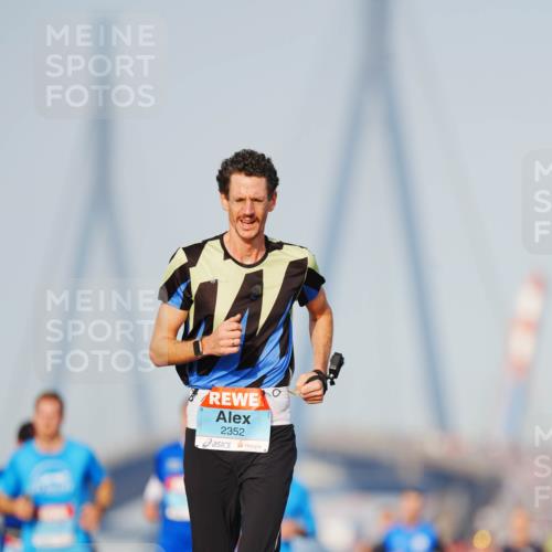 03.10.2026 - Köhlbrandbrückenlauf LAZAROV Photography http://msf.ph/oto/10689682 03.10.2026 09:43:30 Position 3 2352 meine-sportfotos.de
