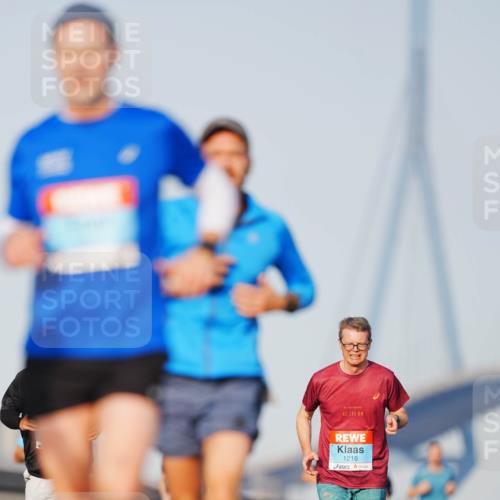 03.10.2026 - Köhlbrandbrückenlauf LAZAROV Photography http://msf.ph/oto/10689708 03.10.2026 09:43:39 Position 3 42, 195, 1216 meine-sportfotos.de