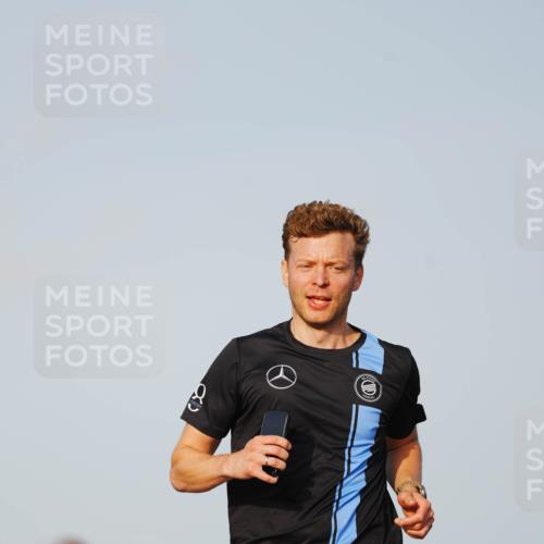 03.10.2026 - Köhlbrandbrückenlauf LAZAROV Photography http://msf.ph/oto/10689753 03.10.2026 09:43:49 Position 3 1264 meine-sportfotos.de