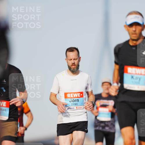 03.10.2026 - Köhlbrandbrückenlauf LAZAROV Photography http://msf.ph/oto/10689772 03.10.2026 09:43:56 Position 3 1, 2190 meine-sportfotos.de