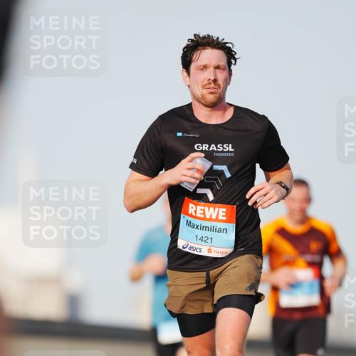 03.10.2026 - Köhlbrandbrückenlauf LAZAROV Photography http://msf.ph/oto/10689779 03.10.2026 09:43:56 Position 3 1421 meine-sportfotos.de