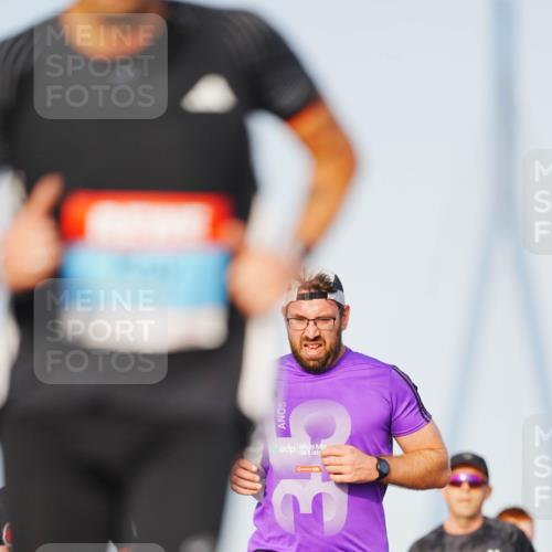 03.10.2026 - Köhlbrandbrückenlauf LAZAROV Photography http://msf.ph/oto/10689796 03.10.2026 09:43:58 Position 3 1, 10, 35, 2303 meine-sportfotos.de