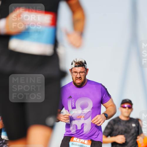 03.10.2026 - Köhlbrandbrückenlauf LAZAROV Photography http://msf.ph/oto/10689798 03.10.2026 09:43:58 Position 3 15, 10, 2303 meine-sportfotos.de