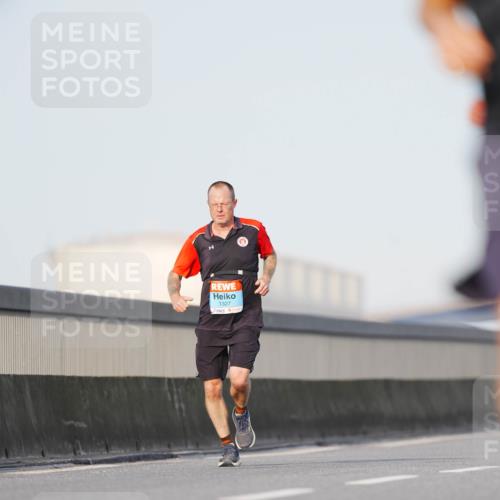 03.10.2026 - Köhlbrandbrückenlauf LAZAROV Photography http://msf.ph/oto/10689815 03.10.2026 09:44:03 Position 3 1327 meine-sportfotos.de
