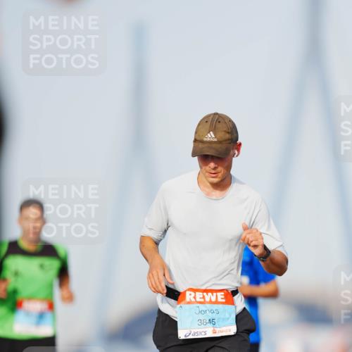 03.10.2026 - Köhlbrandbrückenlauf LAZAROV Photography http://msf.ph/oto/10689846 03.10.2026 09:44:07 Position 3 3845 meine-sportfotos.de
