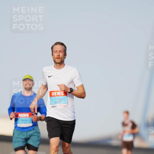03.10.2026 - Köhlbrandbrückenlauf LAZAROV Photography http://msf.ph/oto/10689906 03.10.2026 09:44:19 Position 3 3837 meine-sportfotos.de