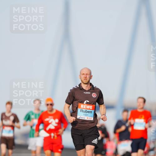 03.10.2026 - Köhlbrandbrückenlauf LAZAROV Photography http://msf.ph/oto/10689916 03.10.2026 09:44:21 Position 3 1531 meine-sportfotos.de