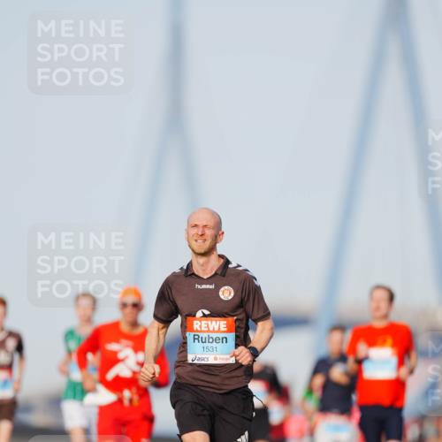 03.10.2026 - Köhlbrandbrückenlauf LAZAROV Photography http://msf.ph/oto/10689921 03.10.2026 09:44:22 Position 3 1531 meine-sportfotos.de