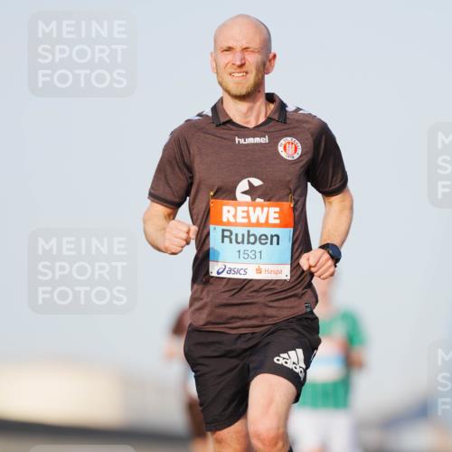 03.10.2026 - Köhlbrandbrückenlauf LAZAROV Photography http://msf.ph/oto/10689940 03.10.2026 09:44:25 Position 3 1910, 1531 meine-sportfotos.de