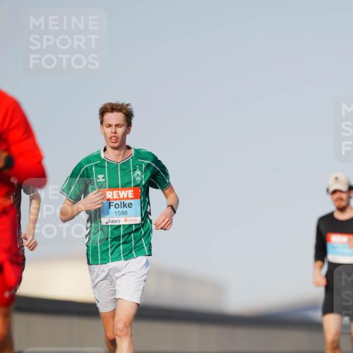 03.10.2026 - Köhlbrandbrückenlauf LAZAROV Photography http://msf.ph/oto/10689960 03.10.2026 09:44:29 Position 3 1588 meine-sportfotos.de
